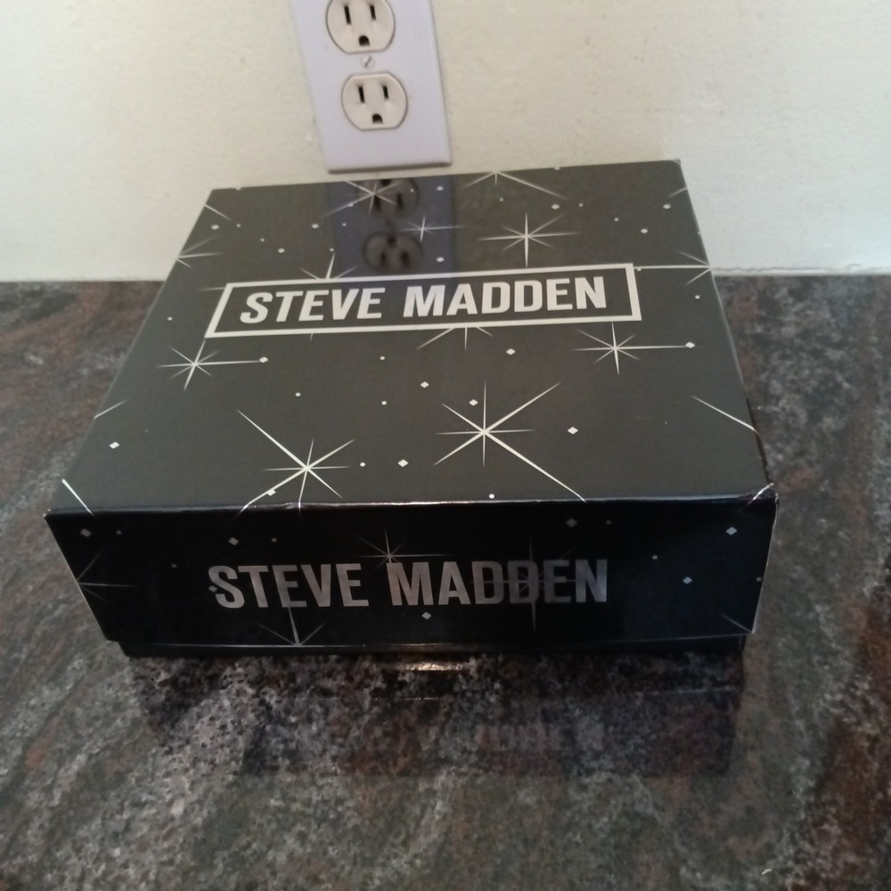Steve Madden 3-Pc Gift Set Belt Bag + 2 Pouches Coin Purse Earbud Case Black New - Picture 5 of 11